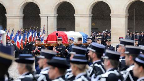 L'hommage national au lieutenant-colonel Arnaud Beltrame bâclé dans les écoles ?