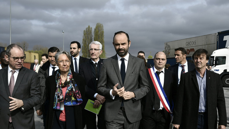 Impopulaires et inconnus : les ministres macroniens peinent à exister derrière le chef de l'Etat