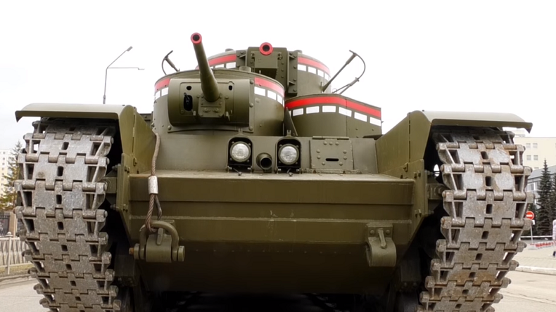 Russie : le «Mammouth d’apparat stalinien» ressuscité pour le Jour de la Victoire (VIDEO)