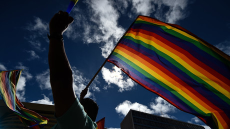 Grindr : l'application de rencontres gay accusée de partager le statut VIH de ses utilisateurs