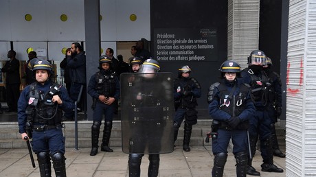 Nanterre, Lille : les blocages se poursuivent dans les universités, les CRS interviennent (IMAGES)