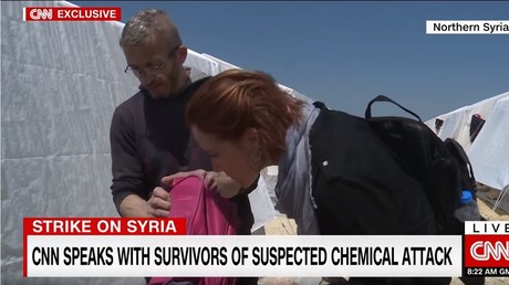 Attaque chimique présumée : une journaliste de CNN renifle... et détecte «quelque chose» ! (VIDEO)