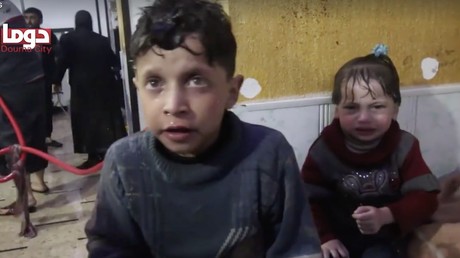 «Attaque chimique» à Douma : un père et son enfant battent en brèche la version occidentale (VIDEOS)