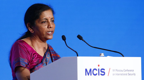 La ministre indienne de la Défense Nirmala Sitharaman prononçant un discours à la Conférence annuelle sur la sécurité internationale de Moscou, le 4 avril 2018.