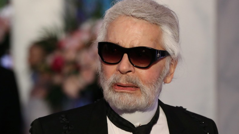 «Je déteste madame Merkel» : Karl Lagerfeld envisage de renoncer à la nationalité allemande