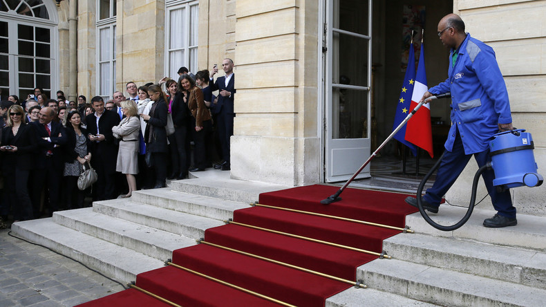 Stress au travail : en un an, le cabinet d'Edouard Philippe et Matignon ont lessivé 14 secrétaires