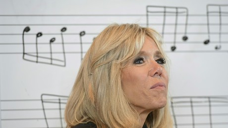 Brigitte Macron égérie d'une crème antirides ? Une entreprise dupe des dizaines de personnes