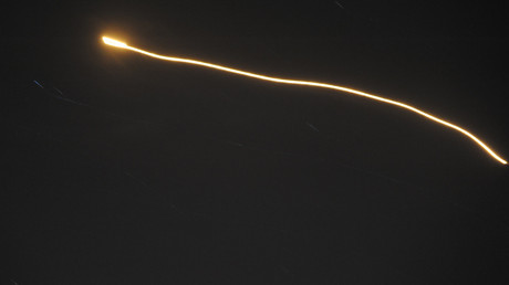 Une photographie de l'interception d'un missile israélien par le système de batterie anti-missiles syrien prise le 10 mai , selon l'agence de presse officielle Sana.