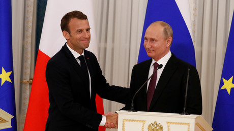 Emmanuel Macron et Vladimir Pouytine le 24 mai 2018 au Forum de Saint-Pétersbourg