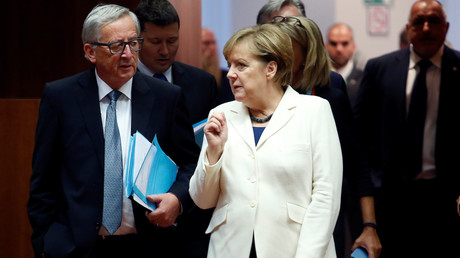 Le président de la Commission européenne Jean-Claude Juncker et Angela Merkel en octobre 2017, photo ©Dario Pignatelli/Reuters