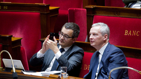 «Trop d'aides sociales en France» : Darmanin et Le Maire sont-ils finalement tombés d'accord ?