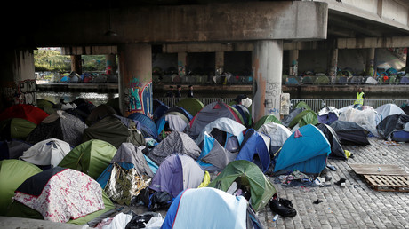 Camp de migrants après évacuation à Paris