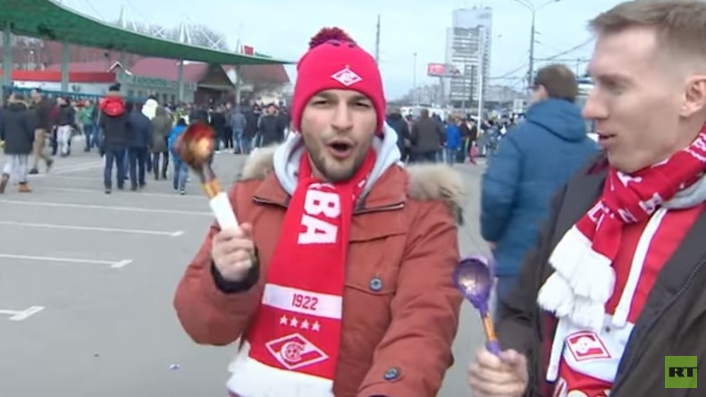 Vuvuzela 2.0 : les stades russes s'apprêtent à vibrer au son des «cuillères de la victoire» 