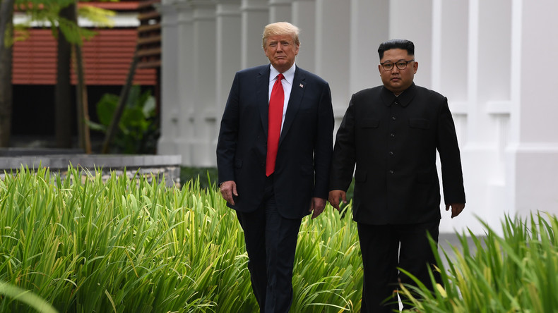 Tu veux voir ma grosse voiture ? Trump montre sa limousine «The Beast» à Kim Jong-un (VIDEO)
