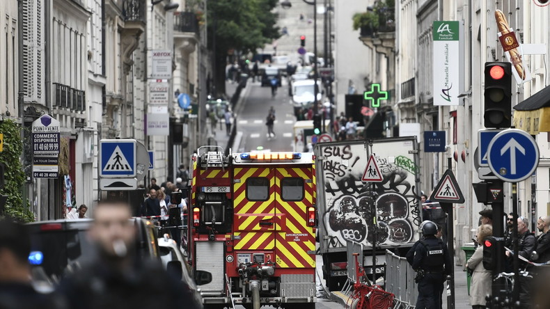 Paris : un forcené interpellé après une prise d'otages dans le Xe arrondissement (IMAGES)