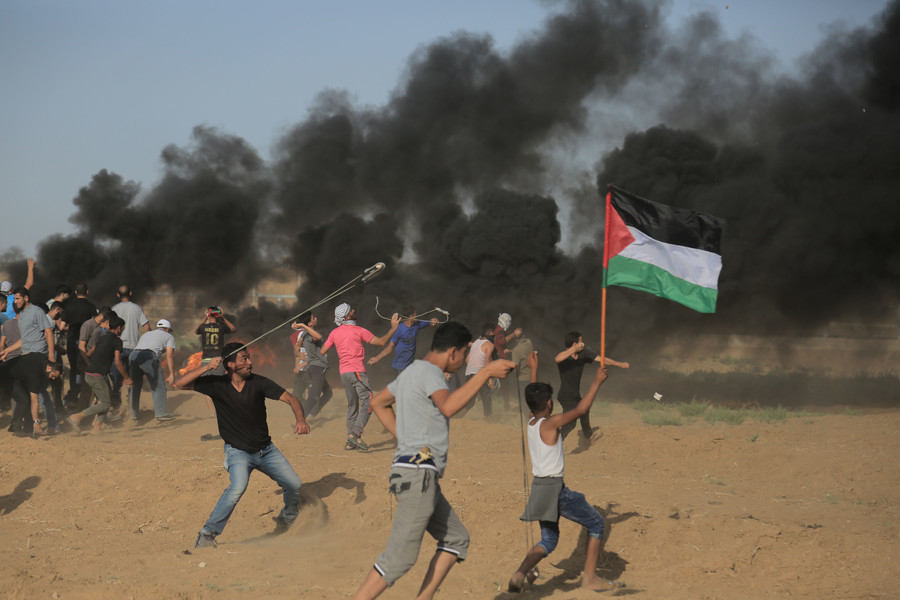 Gaza : des dizaines de Palestiniens blessés par les forces israéliennes à la frontière (IMAGES)