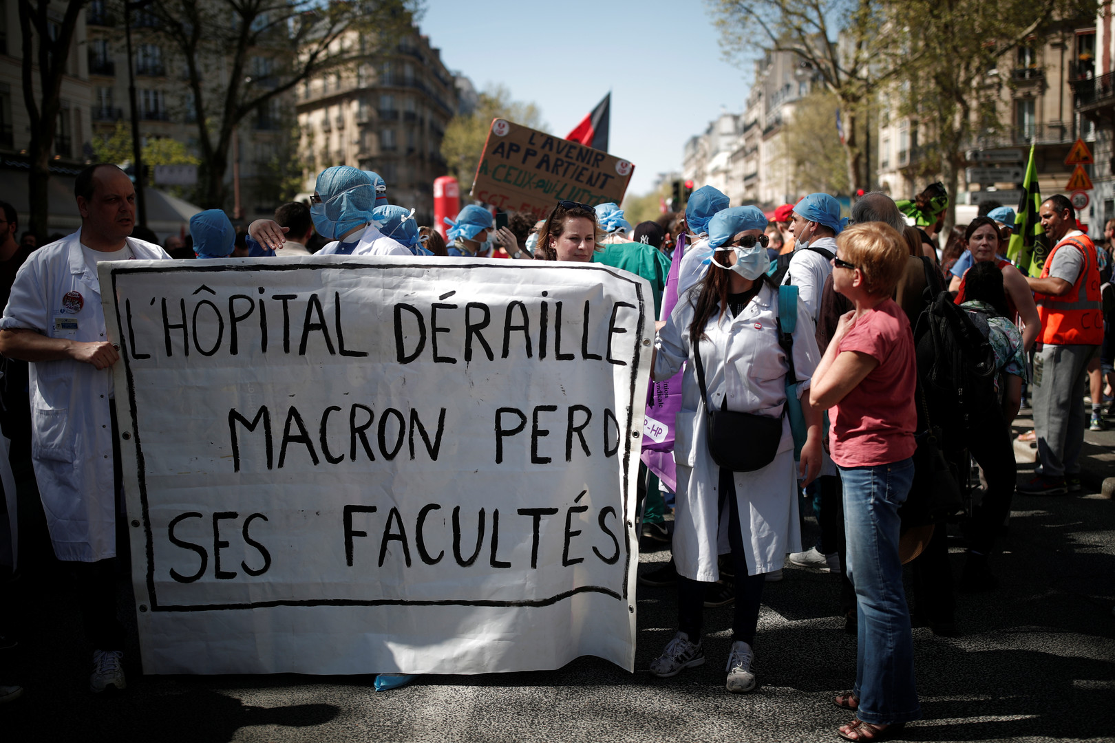 «Une mise en danger de la vie d'autrui» : face au silence de Buzyn, 175