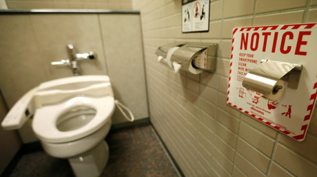 Excréments top secret : à Singapour, Kim Jong-un aurait apporté ses propres toilettes