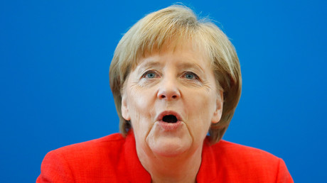 «Je ne peux plus travailler avec cette femme» : Horst Seehofer lance un ultimatum à Angela Merkel