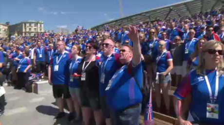 «Prêts au combat» : le chant des supporters islandais à Moscou avant le match face à l’Argentine 
