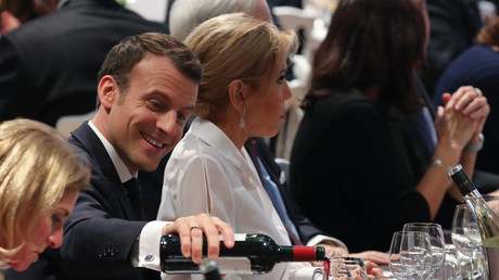 Prévention contre l'abus d'alcool : une conseillère d'Emmanuel Macron accusée de conflit d'intérêts