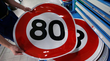 80 km/h : des centaines d'automobilistes et de motards manifestent contre la réforme à Vincennes