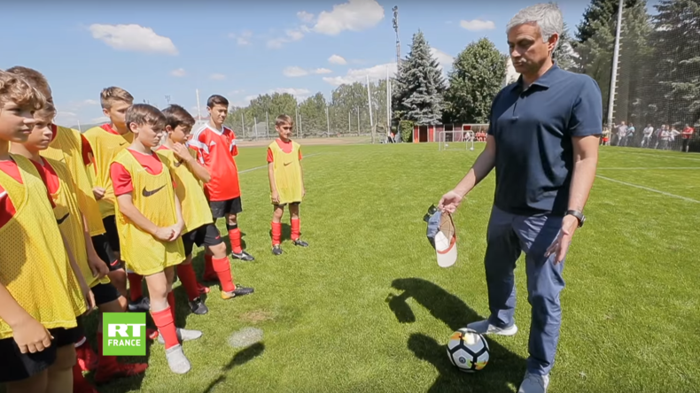 José Mourinho assiste à l’entraînement des futurs stars de l'équipe russe (VIDEO)