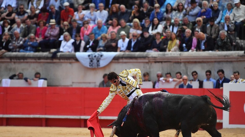 Corrida : un taureau scalpe le célèbre matador Juan José Padilla (VIDEO CHOC)