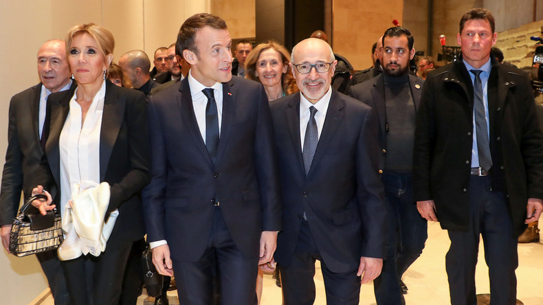 République «exemplaire» ? Pour la presse étrangère, Macron a perdu la main (VIDEO)