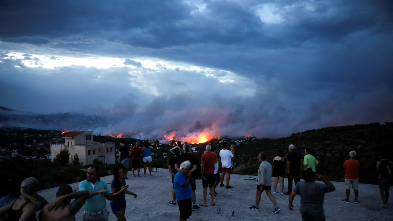 Des incendies meurtriers font au moins 50 morts en Grèce (VIDEO)