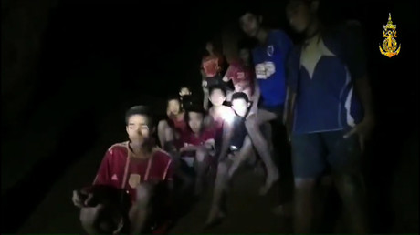 Les jeunes Thaïlandais bloqués dans une grotte depuis neuf jours ont été retrouvés vivants (VIDEO)