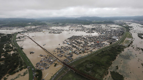 Japon : au moins 50 morts, 54 000 secouristes mobilisés après des pluies torrentielles (IMAGES)