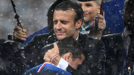 Victoire des Bleus : Macron a réussi sans trop de récupération politique selon Barbier... Vraiment ?