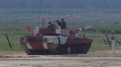 Jeux des Armées en Russie : retrouvez les meilleurs images du biathlon de chars (VIDEOS)