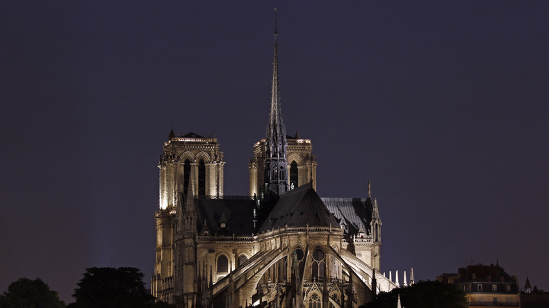 Mais qui a «empoisonné» l'eau du bénitier de Notre-Dame de Paris ?