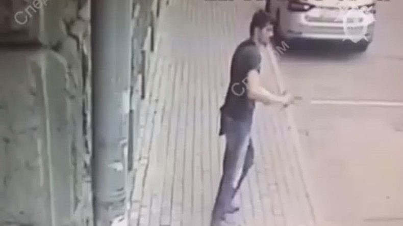 Attaque contre la police à Moscou : les images du tireur dévoilées (VIDEO CHOC)
