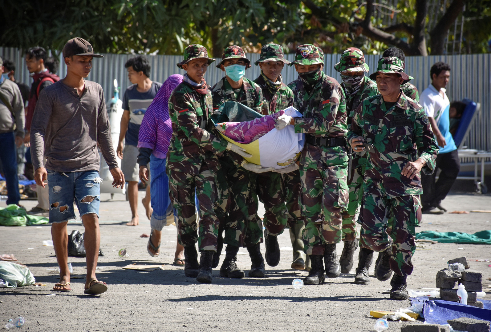 Au moins 91 morts après un séisme de magnitude 6,9 en Indonésie