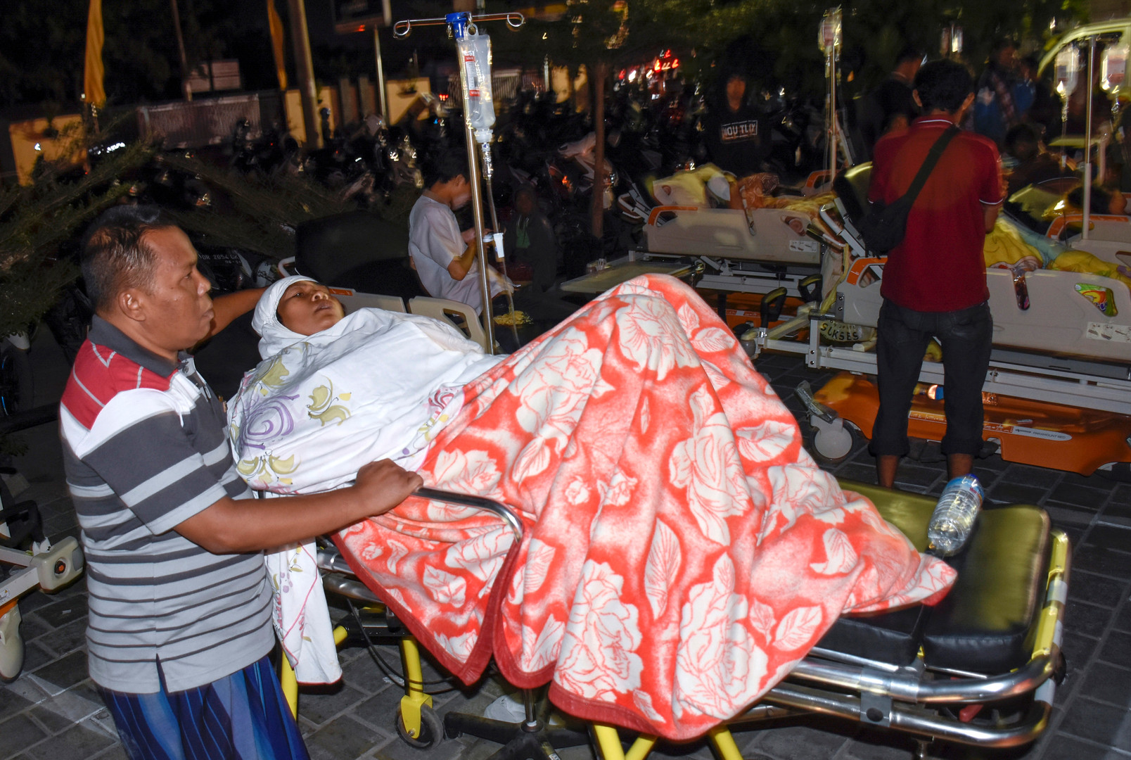 Au moins 91 morts après un séisme de magnitude 6,9 en Indonésie