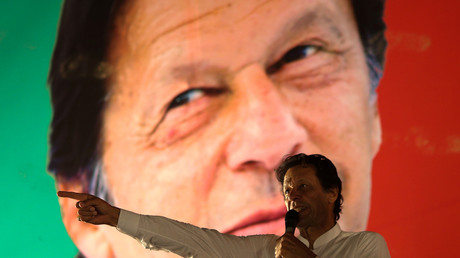 Pakistan : qui est Imran Khan, le nouveau Premier ministre, ancien champion de cricket?