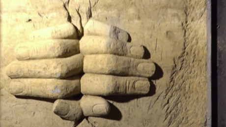 Syrie : des sculpteurs à l’œuvre dans les souterrains de la ville libérée Jobar