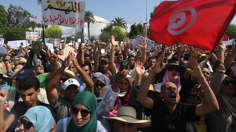 Homosexualité, égalité homme-femme : des Tunisiens manifestent contre les réformes du gouvernement