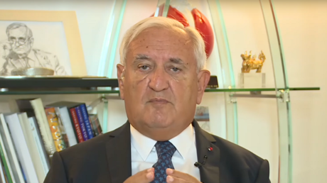 Le dossier iranien, l'occasion d'affirmer une vision commune entre Paris et Moscou, selon Raffarin