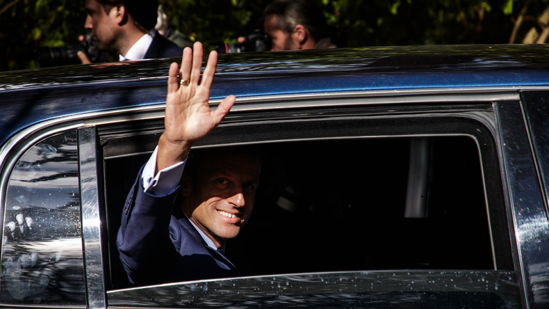 Un appel à retrouver le chômeur ayant interpellé Macron fait sensation sur Twitter