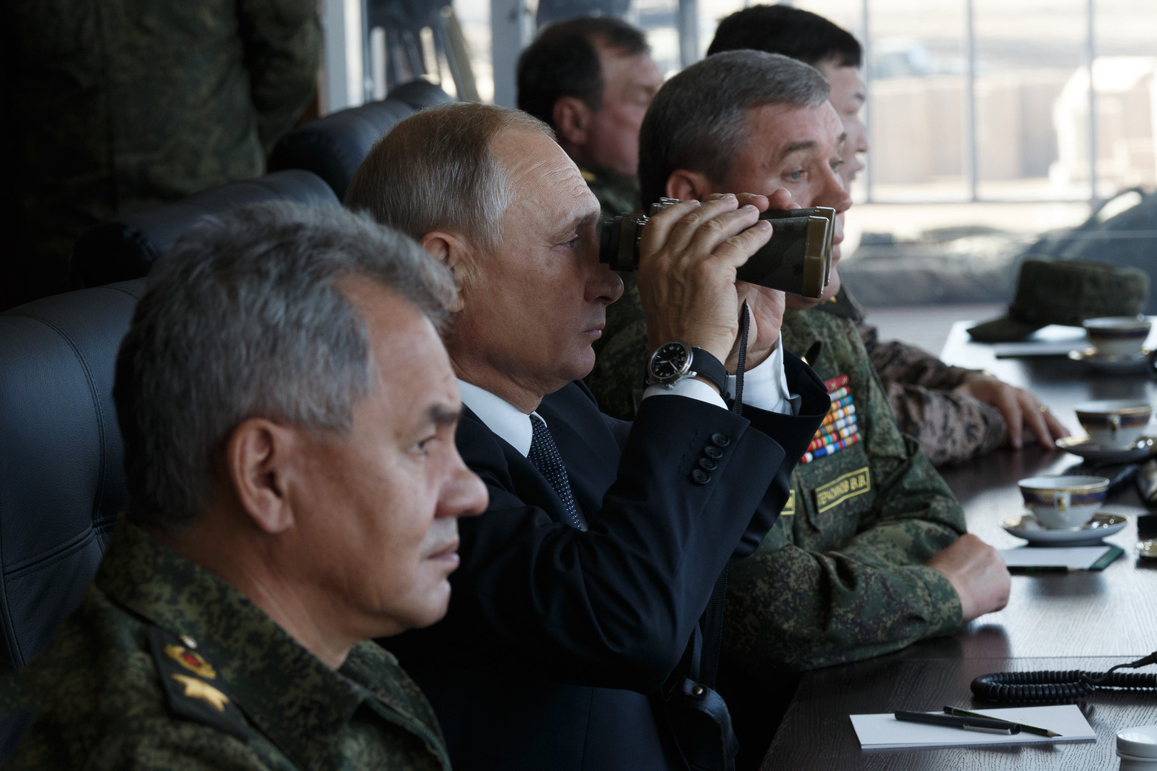 «Vostok-2018» :  la Russie «continuera de renforcer ses armées», promet Vladimir Poutine (IMAGES)