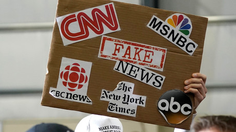 Les lois contre les fake news vous laissent sceptique ? Des experts peuvent vous aider (ou pas)