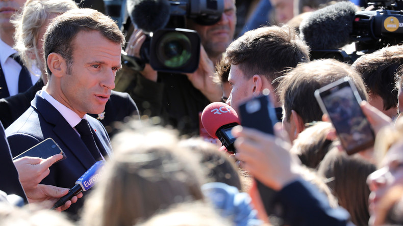 «Arrêter de se plaindre», la toile scandalisée par le nouveau dérapage d'Emmanuel Macron