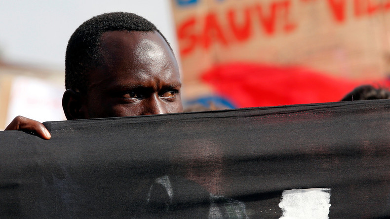 Le macroniste Aurélien Taché souhaite un crédit d'impôt pour les Français qui hébergent des réfugiés