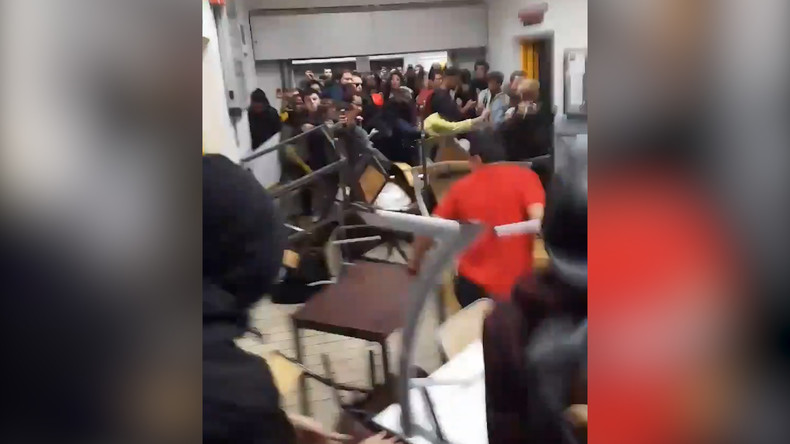 Une tentative de blocage à la fac de Tolbiac échoue (VIDEOS)