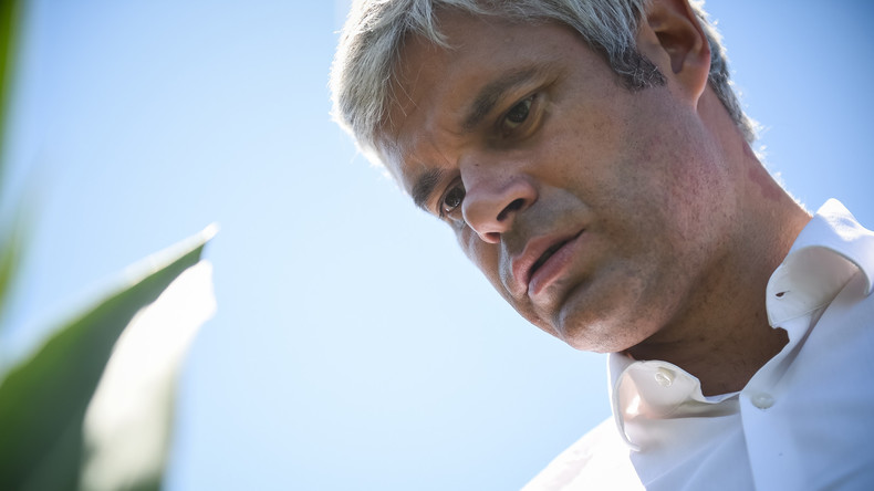 Remaniement : Laurent Wauquiez envoie par erreur ses éléments de langage au ministrable qu'il vise