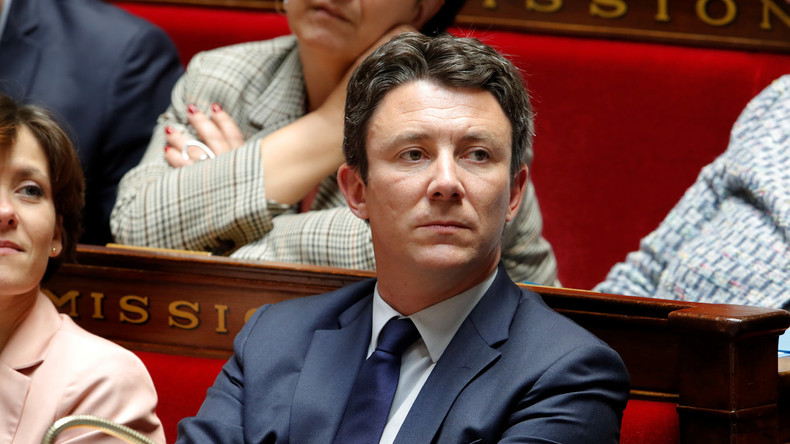 Régis de Castelnau  : «Monsieur Griveaux dit que RT est un organe de propagande, c'est diffamatoire»